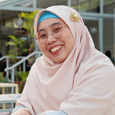 Novannisa Priadi , Founder & CEO