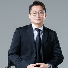 Dr Hoe Yut Hung, Medical Director