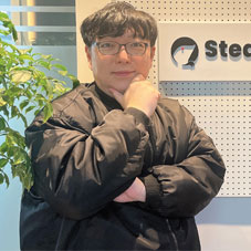 Louis Hur, CEO Louis Hur, CEO