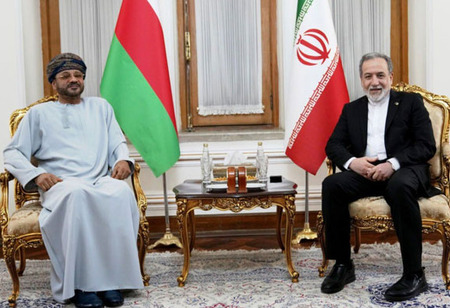 Iran, Oman Propose Temporary Strait of Hormuz Corridor img
