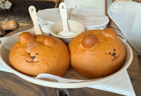 South Korea's Viral Bakery Boom: Why Bread Has Become a Lifestyle img