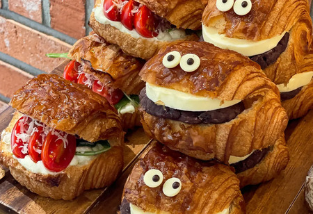 South Korea's Viral Bakery Boom: Why Bread Has Become a Lifestyle img