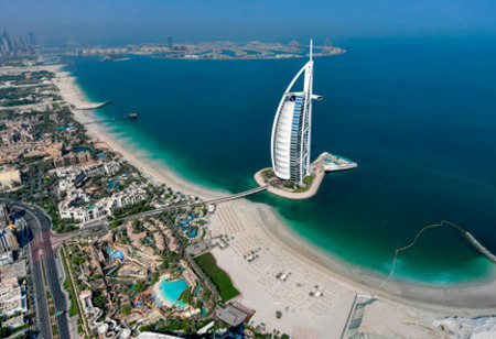 Dubai Integrated Economic Zones Achieve Billion Trade in H1 img