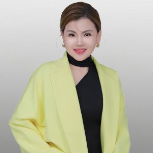  IIrriiss L, Managing Director, Tempur Singapore 