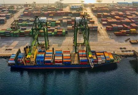 Defense, Refinery, Shipping Firms Gain in Iran Crisis