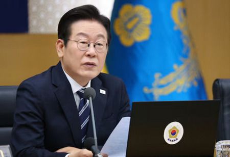 Lee Vows ‘Bold Investments’ to Elevate Korea's Defense Power