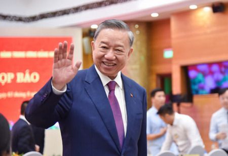 Vietnam's Top Leader Concludes State Visit to Philippines
