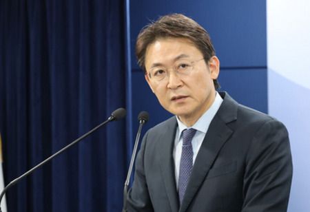 Financial Regulator Urges Petrochem Sector on Restructuring