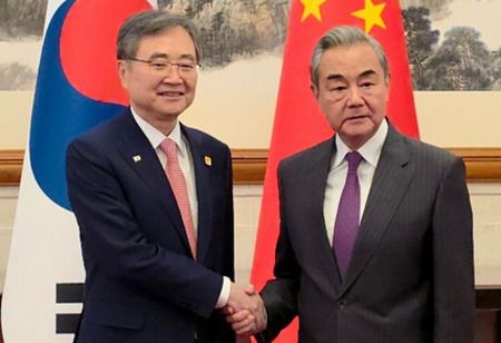S.Korea, China FMs to Develop Ties through APEC Summit