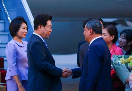 RoK President and Spouse Conclude State Visit to Vietnam