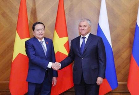 Vietnam's Legislator Meets Russian State Duma Chairman in Ha Noi