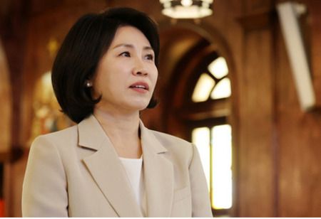 First Lady Meets Ethnic Koreans in Japan's Cultural Sector