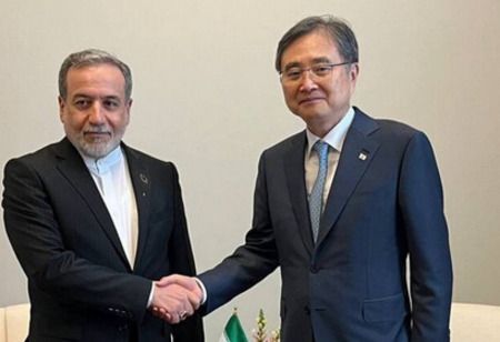 FM Cho Urges Foundation Expansion in Talks With Iran FM