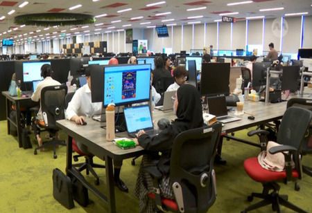 Singapore Rolls Out Measures to Integrate Foreign Professionals