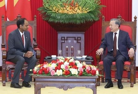 Party Leader Calls on US Firm to Increase Investment in Vietnam