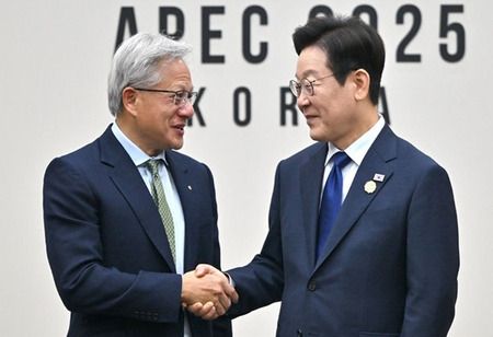 Lee Meets Big Tech CEOs for Greater Roles in Korea's AI Plans