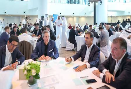 Sheikh Hamdan Meets 300 Business Leaders