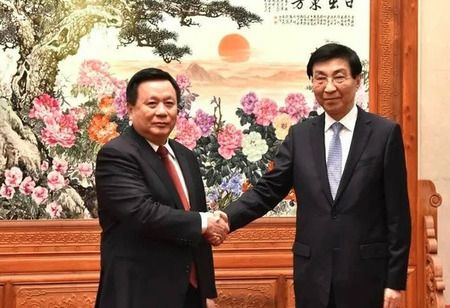 Vietnam and China Deepen Party-Building Exchanges