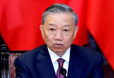 Party Chief Urges Military Logistics Sector to Lead Innovation