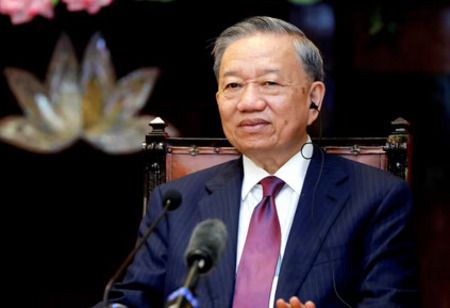 Party Chief Demands Shift to Inclusive Social Model