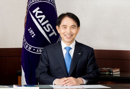 KAIST President Receives Top Honor from French Government