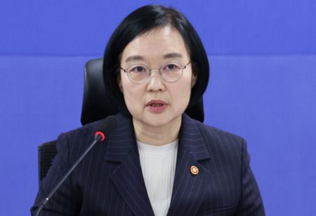 New PM Vows to Fast-Track Korea's AI Push on First Day in office