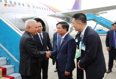 Thai NA President Arrives in Ha Noi for Official Visit