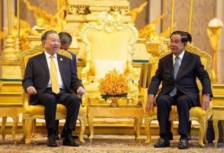Vietnamese Party Chief Meets With Samdech Techo Hun Sen