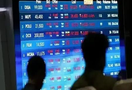 Asian Stocks Rise as Oil Fluctuates with Iran Deadline in Focus