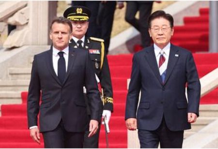 Lee, Macron Hold Summit as Seoul Eyes Upgrade in Bilateral Ties