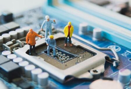 US Tightens China Chip Curbs by Targeting Design Software