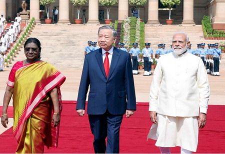 Vietnam's Top Leader Meets With Indian President